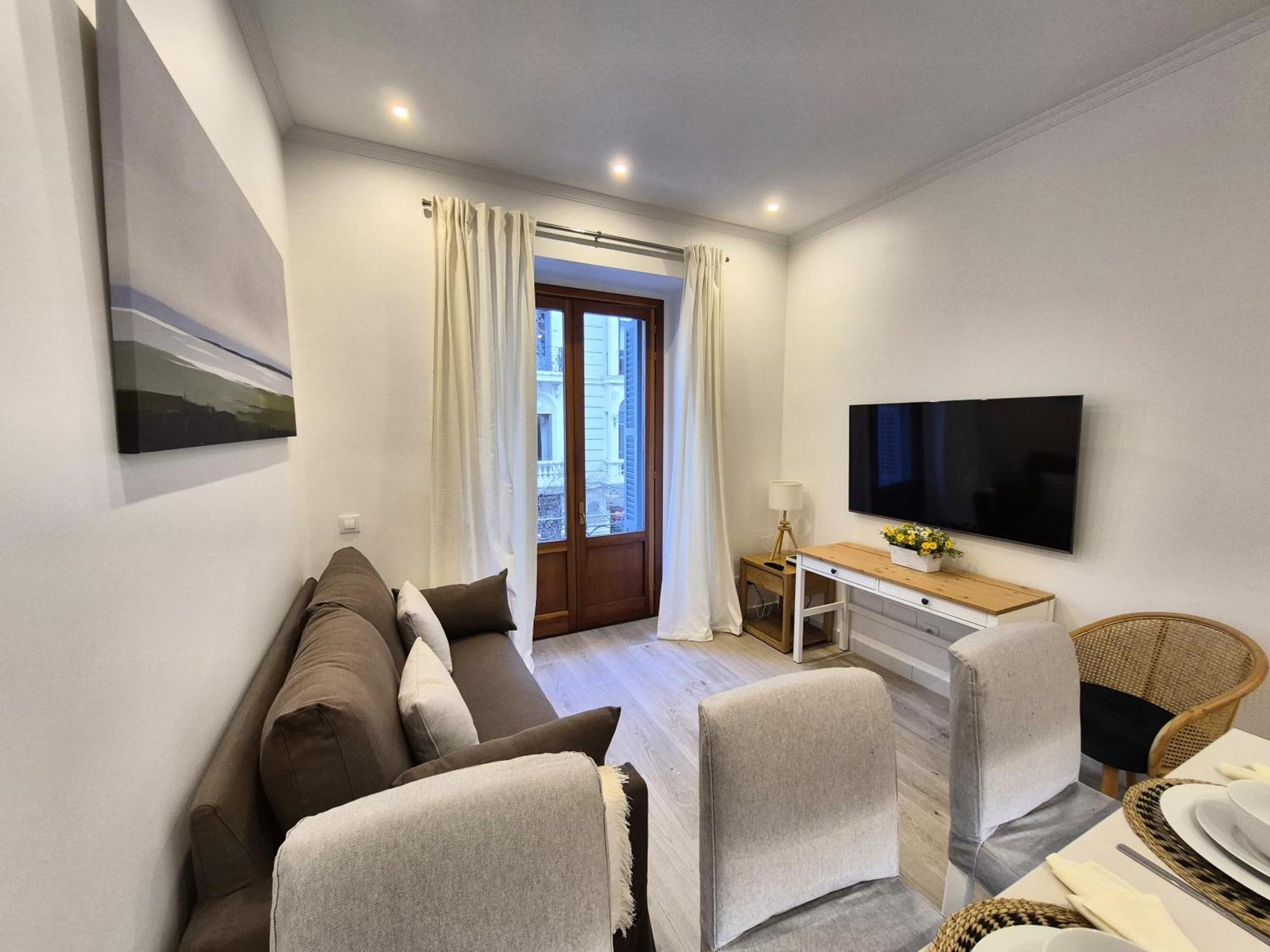 Apartamentos Plaza De Espana Мадрид Экстерьер фото