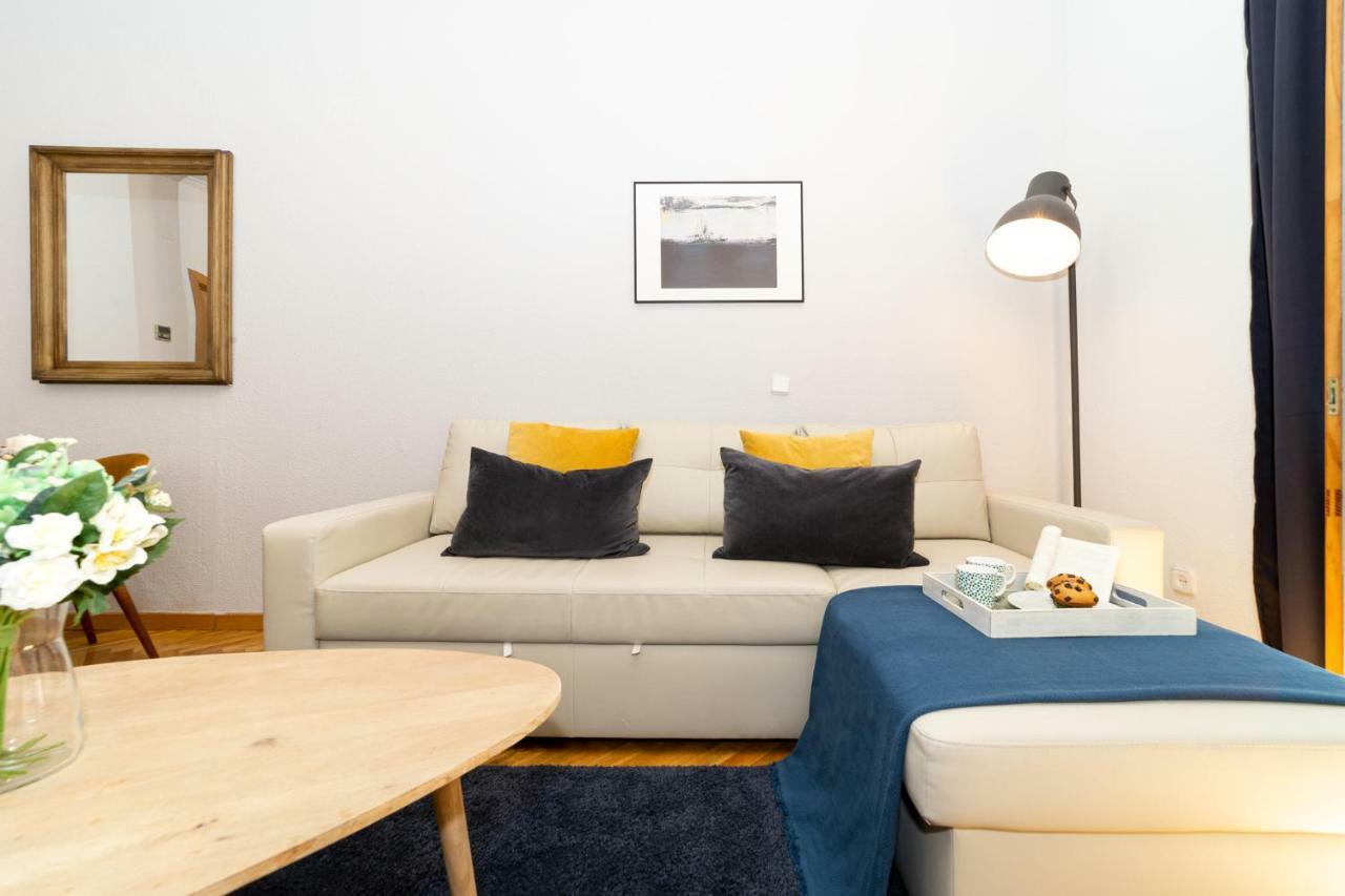 Apartamentos Plaza De Espana Мадрид Экстерьер фото