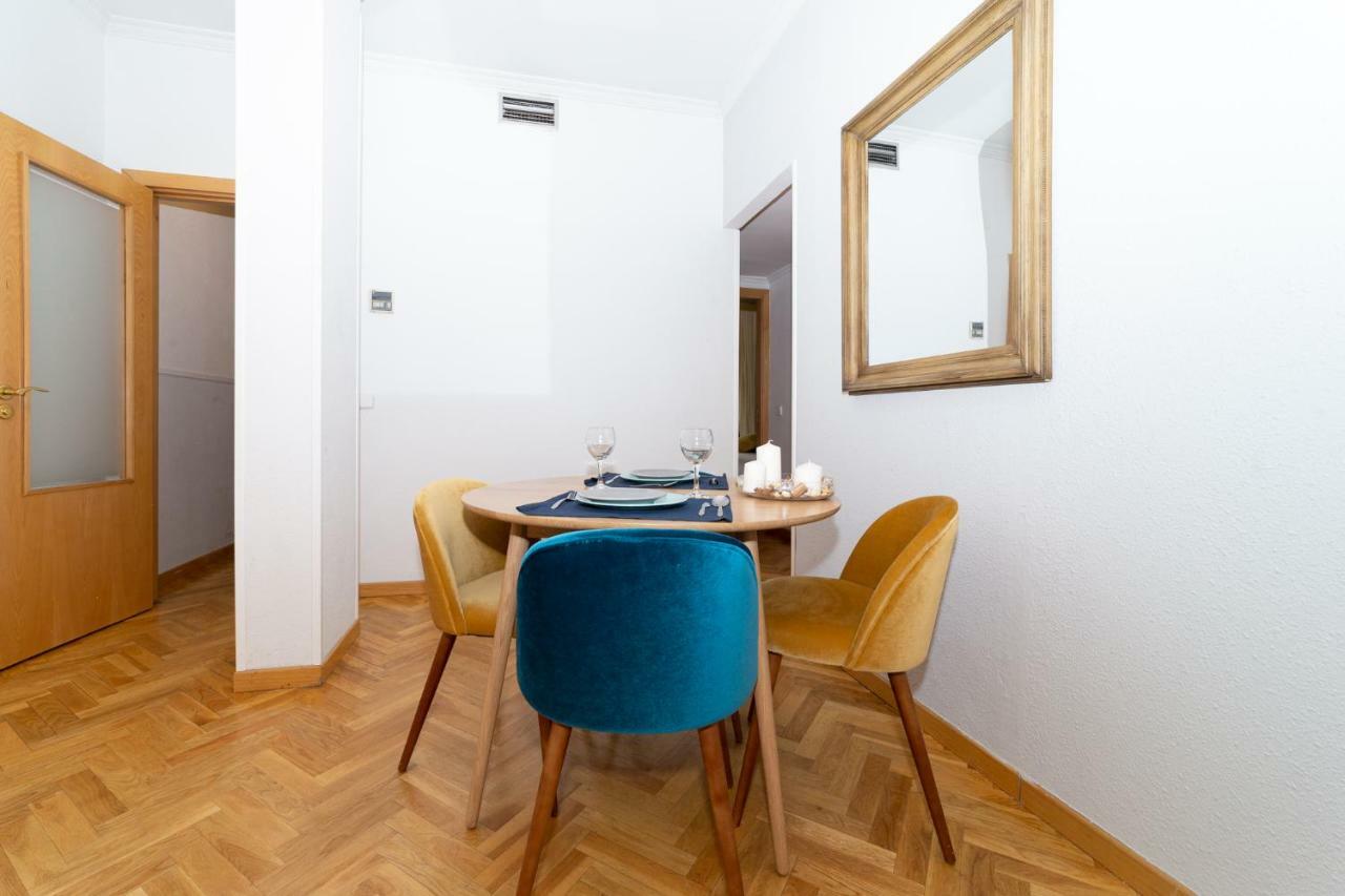 Apartamentos Plaza De Espana Мадрид Экстерьер фото