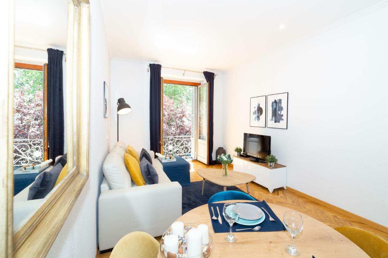 Apartamentos Plaza De Espana Мадрид Экстерьер фото