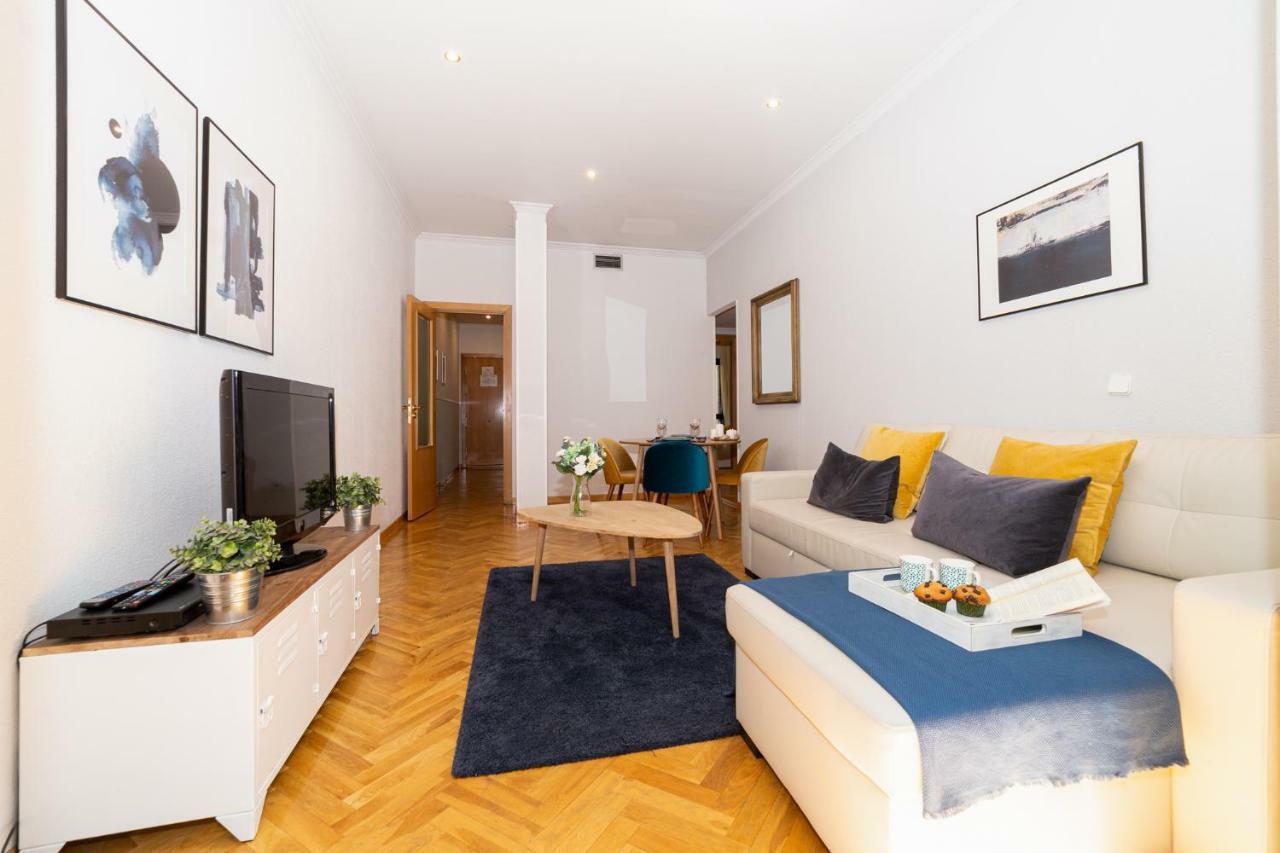 Apartamentos Plaza De Espana Мадрид Экстерьер фото